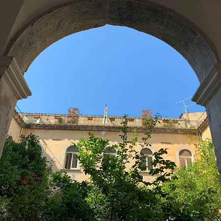 Relais Il Chiostro Historic Courtyard & Panoramic Terrace Near Sorrento-2