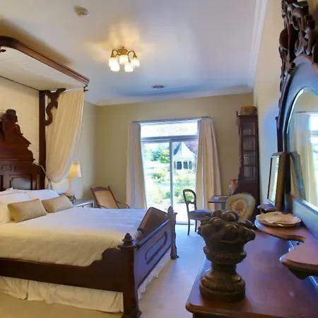 Inntiquity, A Country Inn-2