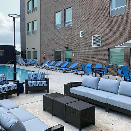 La Quinta Inn & Suites By Wyndham Round Rock Near Kalahari-2