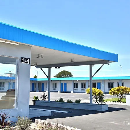 Travelodge By Wyndham Crescent City-2