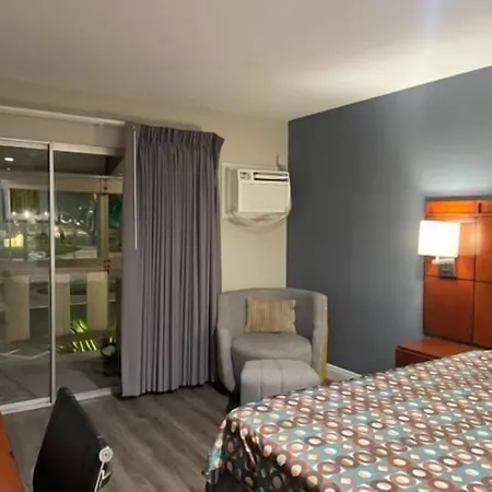 Bel Air Motor Hotel-3