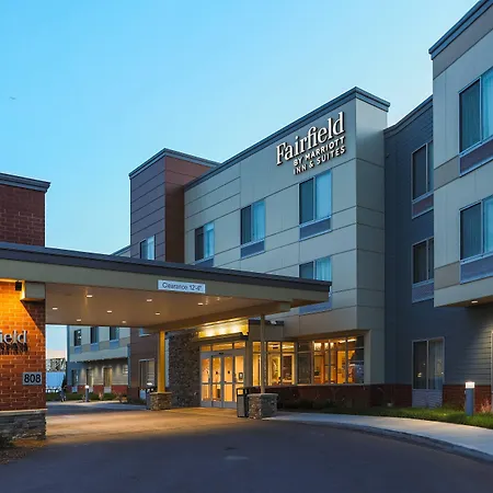 Fairfield Inn & Suites Marquette-3