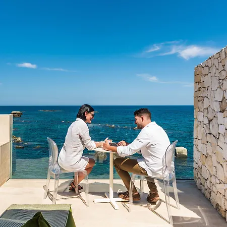 Re Dionisio Luxury Suites-2
