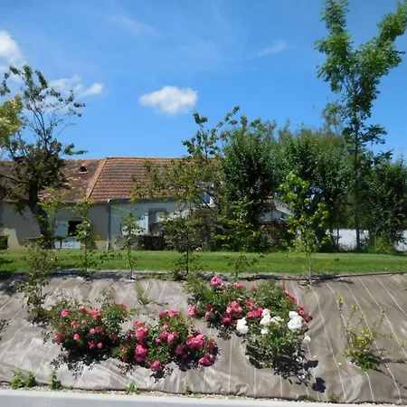 Fasthotel Montmarault-2