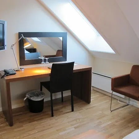Chesterfield Hotel-2