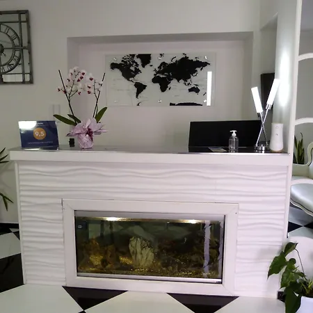 Clelia'S Boutique Rooms & Suites-3