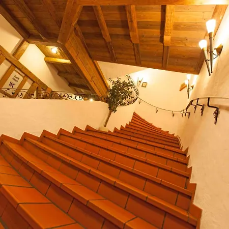 Alter Hof-2