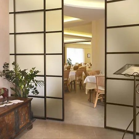 Hotel Italia-2