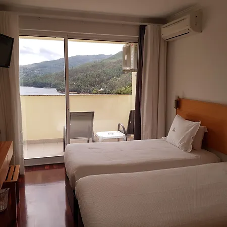 Hotel Lagoa Azul Do Geres-3