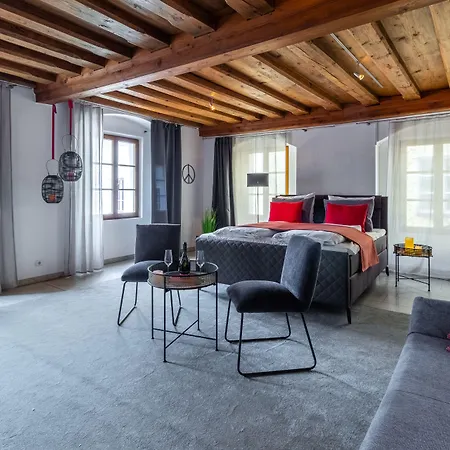 Baronhaus Aparthotel & Suites-2