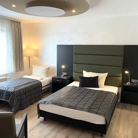 Boutique Hotel Goldene Henne-2