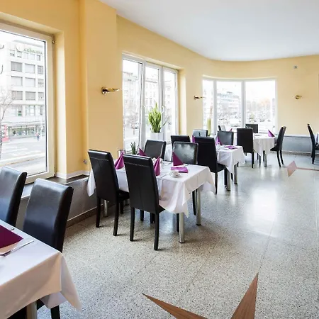 Central Hotel-2