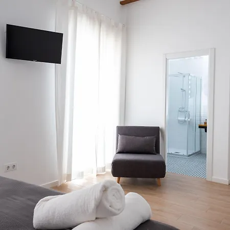 Gomez Rooms-2