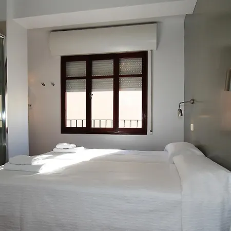 Hostal Ripoll Ibiza-3
