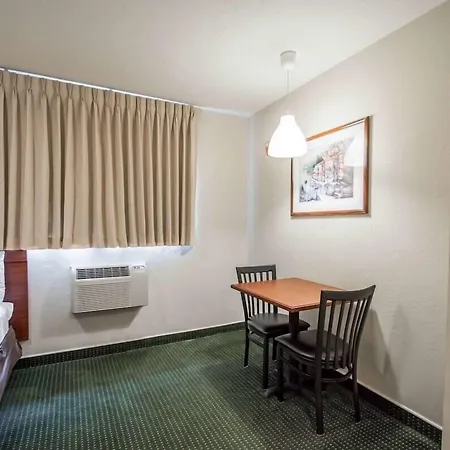 Suburban Studios Melbourne Airport-2