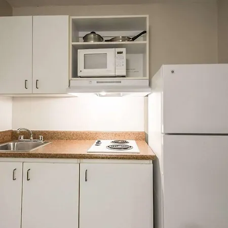 Suburban Studios Melbourne Airport-3