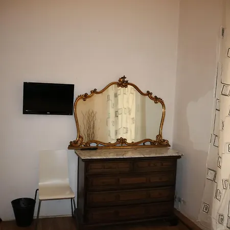 Roman Place-3