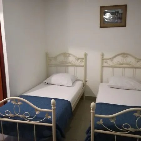 Rooms Villa Garden-3