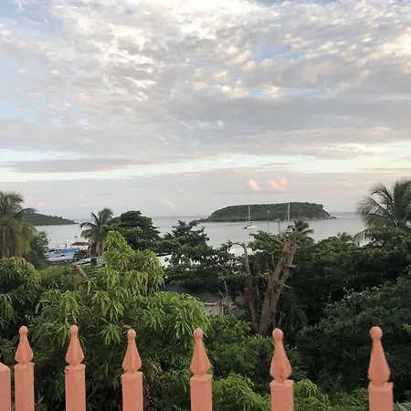 Esperanza Inn Guesthouse (Adults Only)-3
