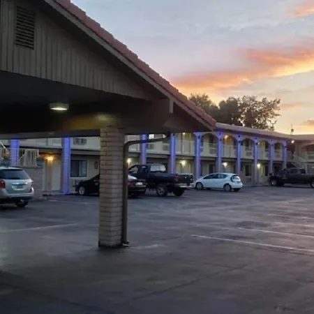 Days Inn By Wyndham Winnemucca-3