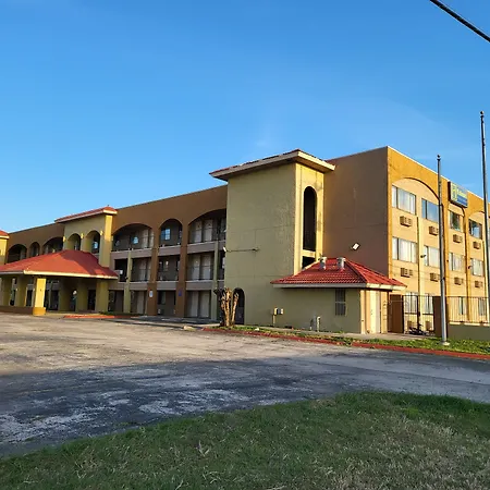 Hallmark Inn And Suites-3