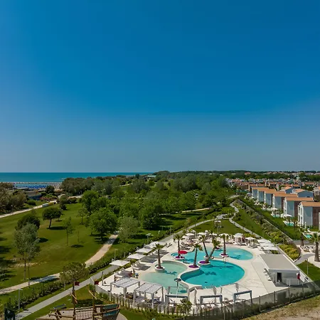 Pareus Beach Resort-3