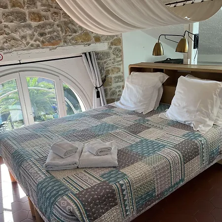 La Villa Roseraie , Hôtel Familial OUVERT TOUTE L'ANNEE-2