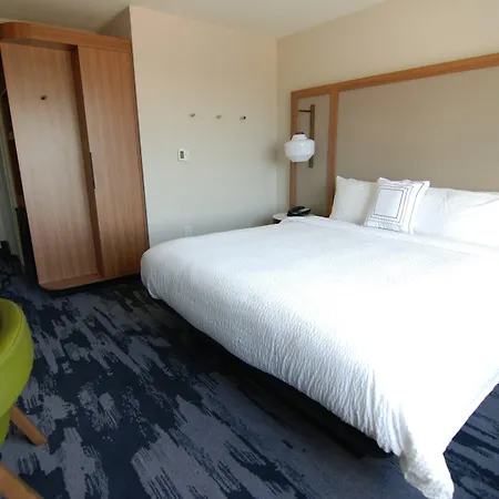 Fairfield Inn & Suites Winona-2