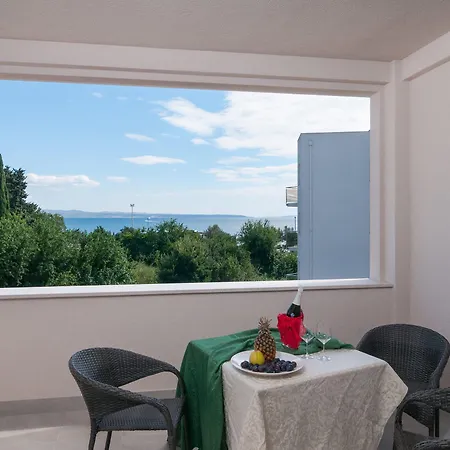 Luxury Rooms Near The Beach1-3