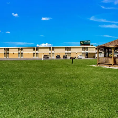 Quality Inn & Suites Plattsburgh-3