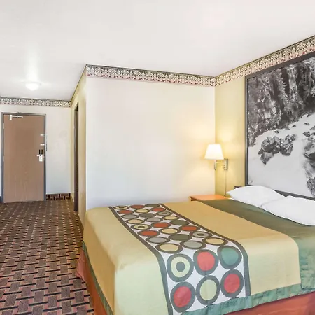 Super 8 By Wyndham Grants Pass-3