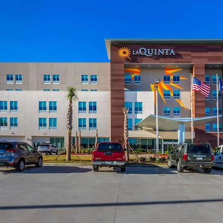 La Quinta Inn & Suites By Wyndham Galveston West Seawall-2