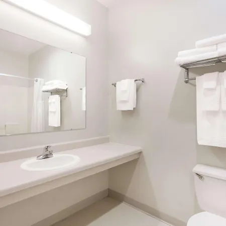 Days Inn By Wyndham Manchester-3