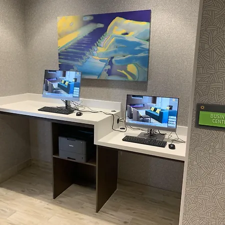 La Quinta Inn & Suites By Wyndham Kansas City Beacon Hill-3