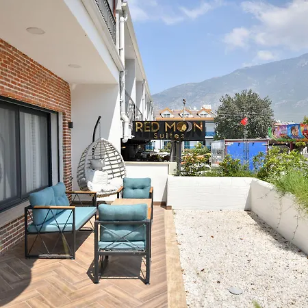 Red Moon Suites-2