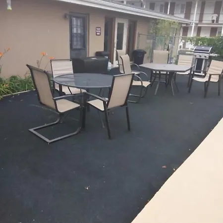 Town House Motel-3