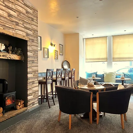 Central Cove Guesthouse-2