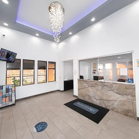Travelodge Inn & Suites By Wyndham West Covina-2