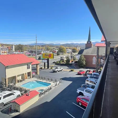 Super 8 By Wyndham Pigeon Forge Downtown-3