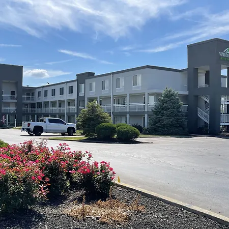 Baymont By Wyndham Dayton North-3
