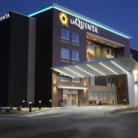 La Quinta Inn & Suites By Wyndham Bardstown-3