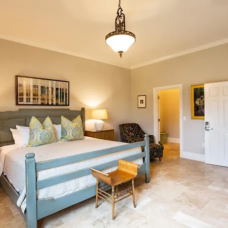Knickerbocker Suite 02-3