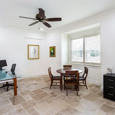 Knickerbocker Suite 02-2