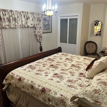 Holland Farmhouse Inn B&B-2