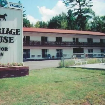 Carriage House Motor Inn-2