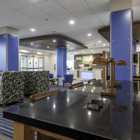 Holiday Inn Express & Suites - Staunton By Ihg-2