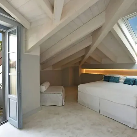 Boutique Hotel De La Ville-3