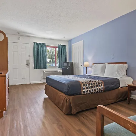Economy Lodge Portsmouth-3