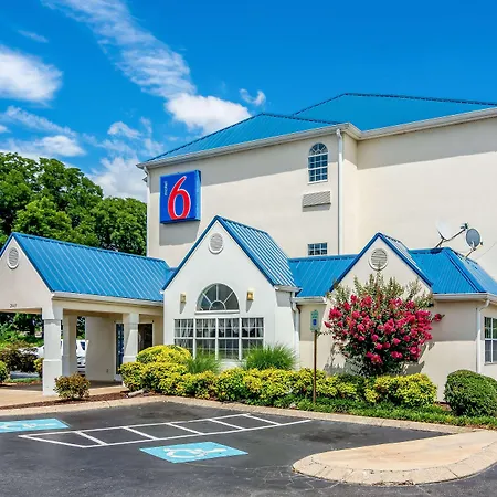 Motel 6 Chattanooga Downtown-3