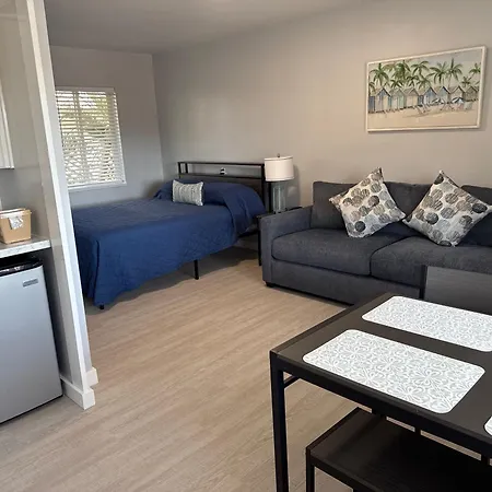 Barefoot Bay Resort Motel-2